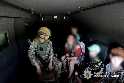 Евакуація Альони та її синів з Марганця
