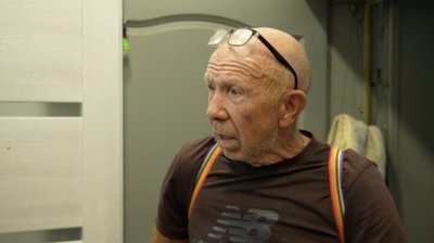 «Гармидер страшний, кров». Що відбувається на місці удару РФ по Дніпру