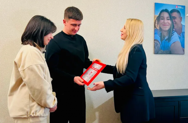 «Шанс дивитися вперед: прикордонник Вадим Баран отримав власне житло в рамках проєкту «Серце Азовсталі»»